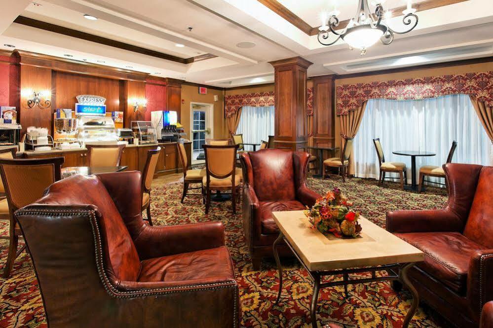 Holiday Inn Express & Suites Tupelo By Ihg Restaurant bilde