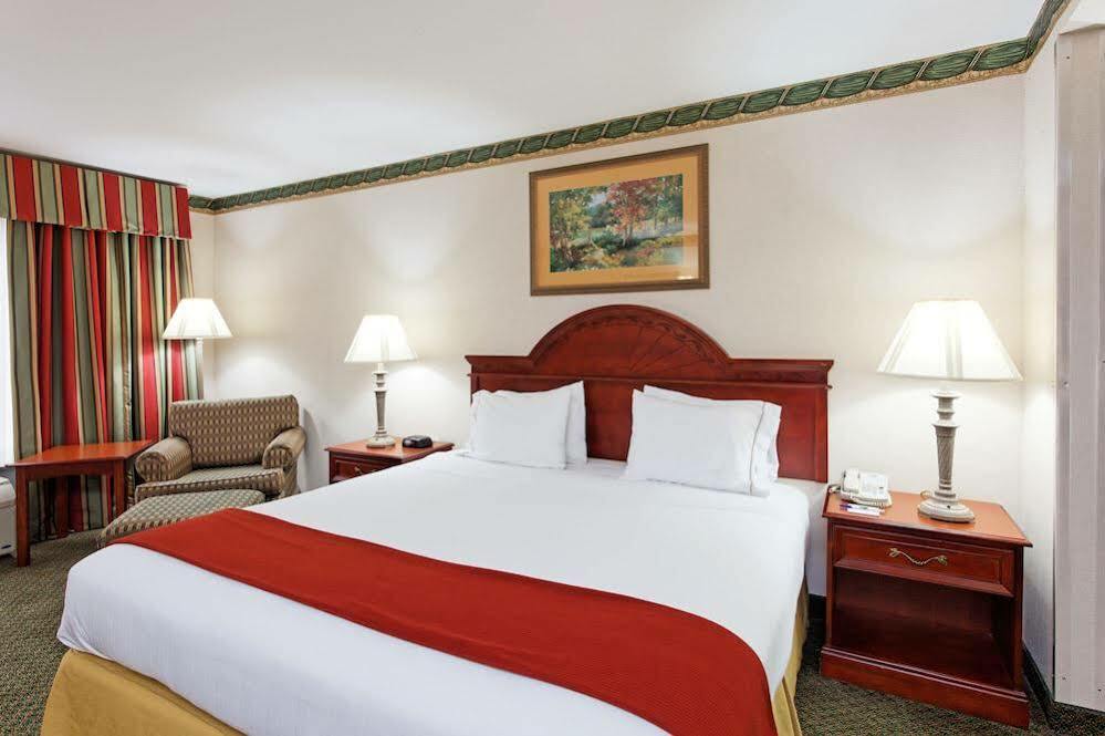Holiday Inn Express & Suites Tupelo By Ihg Rom bilde